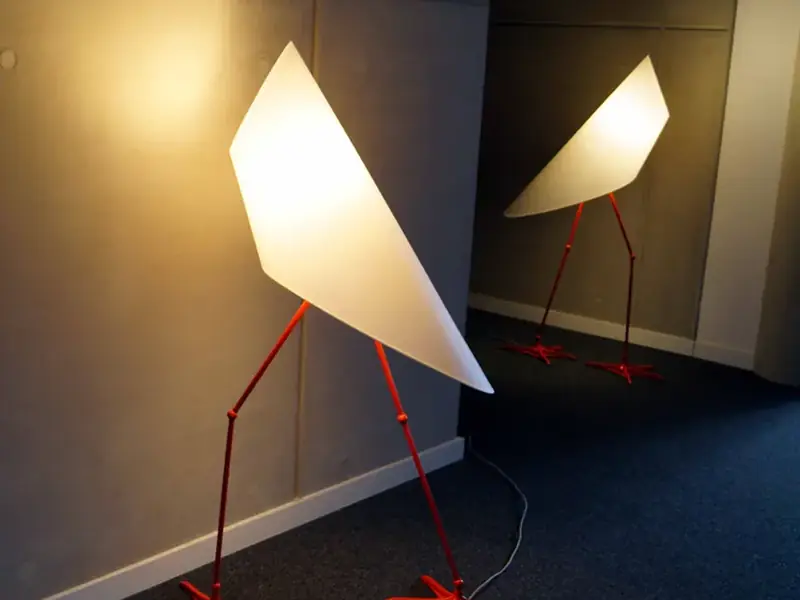 Lampa STORK w narożniku pokoju