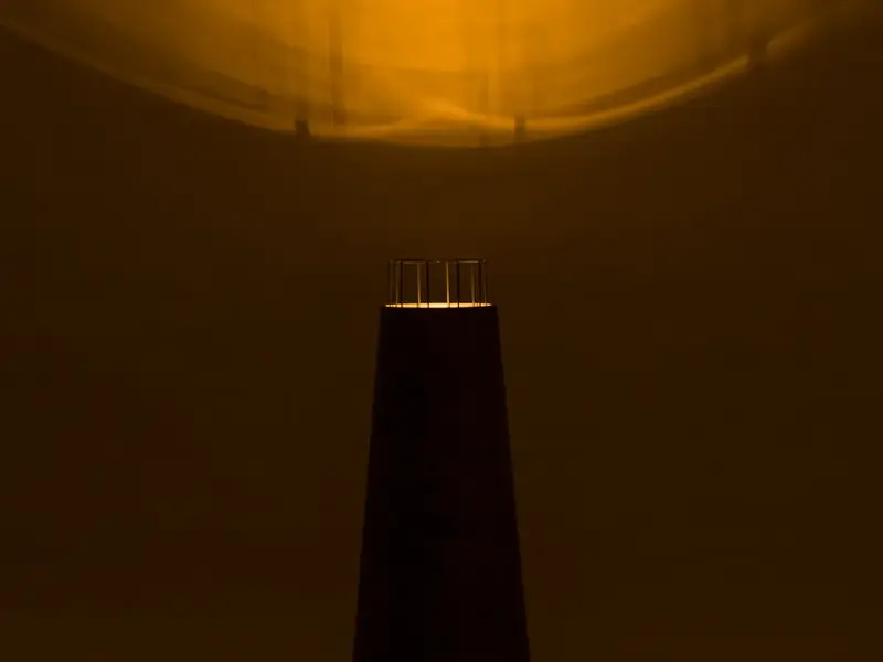 Lampa podłogowa Bullet Big z litego drewna - zdjęcie 2