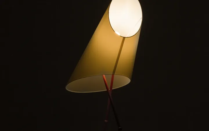 Lampa podłogowa STORK z abażurem na stalowych nogach